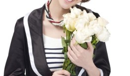 柳岩古风画卷：从荧屏到写真的古典韵味演绎