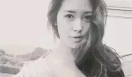 巴黎大学女博士嫁姜文8年离婚，20年后同框女儿婚礼：她早就赢