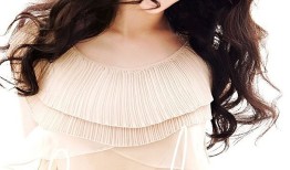 粉裙仙子威尼斯漫步 刘亦菲一袭抹胸长裙尽显东方神韵