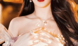 光影交织中绽放的多面魅力：刘些宁盛装演绎古典与摩登的华章