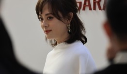 家里明明只有两个孩子，邓超却祝孙俪“带三个辛苦了”——那个多