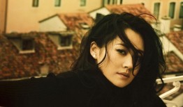 许晴光影诗篇多重魅力交织的时尚叙事