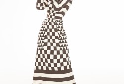 章子怡摩登大片挑战复古直眉妆演绎空灵美学