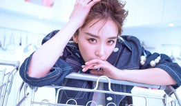 阚清子短发写真展露飒爽风度 光影间诠释刚柔并济之美