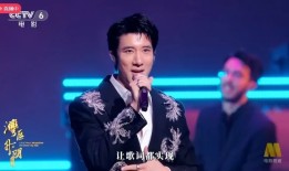 39岁李靓蕾街头带娃照曝光，昔日学霸名媛判若两人