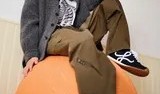 马柏全卷毛发型温暖居家写真尽显清新大男孩悠闲魅力