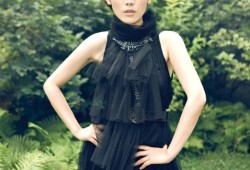 车永莉秋季户外写真演绎娇美冷艳与优雅气质