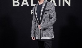 十天前他还是“银河战士”，十天后他被骂“别姨化”：52岁苏有