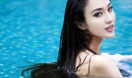 蓝燕湿身写真魅惑瞬间 水光潋滟间展露万种风情