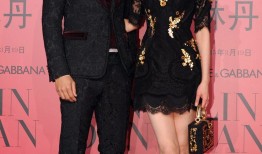 东方超模杜鹃的时装时刻：紧身短裙与长靴勾勒的摩登画卷