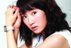 14岁女儿正脸首曝光，40岁李念近况震惊全网，当年“海藻”早已活成自己人生的大女主