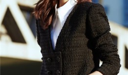 王丽坤秋日街拍演绎百变风情 摩登造型展露多变魅力