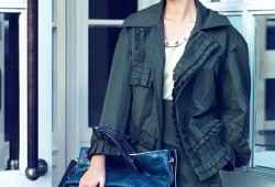 唐艺昕都市漫游光影间的灵动诗篇