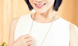 袁姗姗短发写真展露素雅清新气质