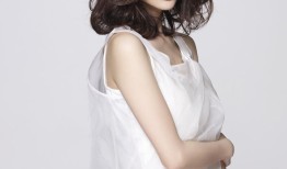 清甜入梦 景甜写真中的纯粹与绽放