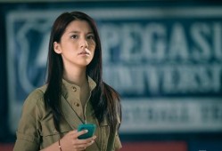 顶流双面人生：华晨宇凭啥一边赚翻一边被骂