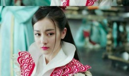 迪丽热巴如画中仙子翩然降临