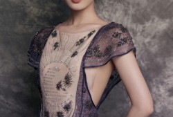 紫韵流光赵露思演绎梦幻性感新风尚